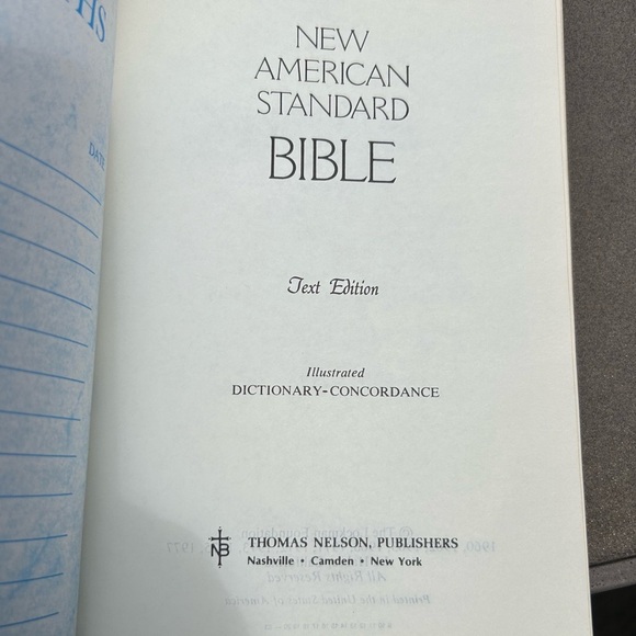 New American Standard Bible 1977 Red Letter Dictionary Concordance Famil… - Picture 6 of 13